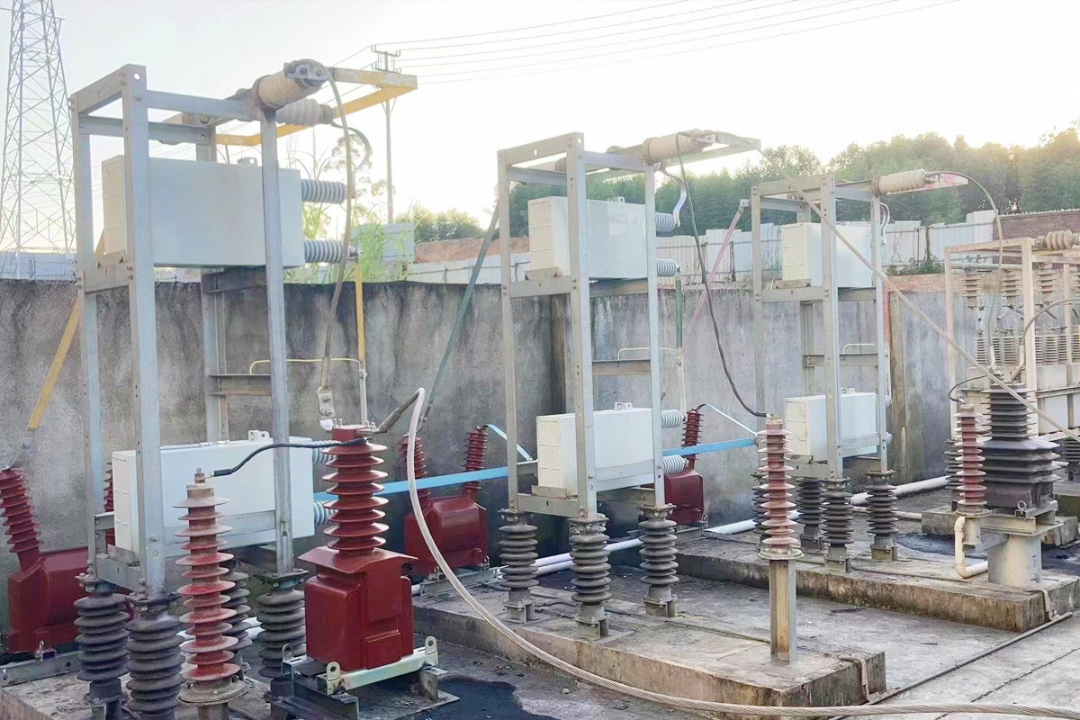 Application of specialized voltage harmonic stabilizers for semiconductor packaging equipment